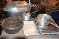 2 Roasters, Cast Iron Bailed Pot, Broiler Pan,