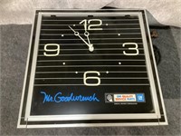GM Service vintage clock