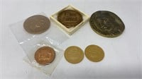 Group of medallions & paper weights pb