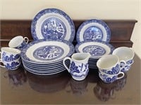 Royal Cuthbertson China (blue & white, 25 pieces)