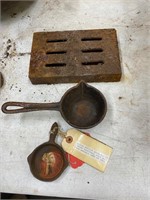 Cast iron ladle, box, mini skillet