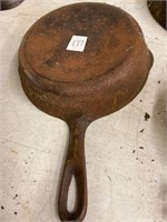 Cast iron Wagnerware skillet