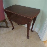 Cherry Wood Drop Leaf Queen Ann Table