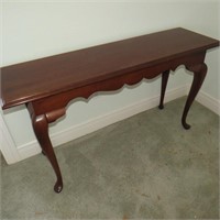 Cherry Wood Sofa Table with Queen Ann Legs