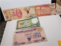 World Paper Money Lot Bahrain , Vietnam , Mexico