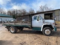 1985 GMC C-6000 flatbed truck