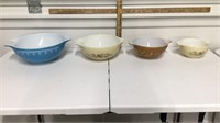4-Pyrex Bowls