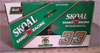 REVELL SKOAL BANDIT RACING #33 KEN SCHRADER