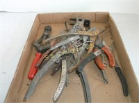 Flat of snap ring pliers