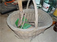 Early basket ans plant holders BASEMENT