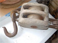 Primitive double wooden pulley, SHED