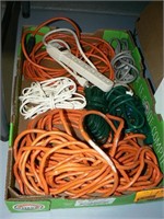 FLAT OF EXTENSION CORDS AND POWER STRIP