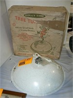 HOLLY TIME TREE TURNER IN ORIGINAL BOX
