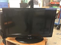 Working Toshiba 32" LCD TV w/Remote
