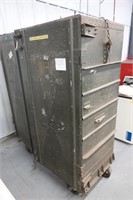 OLD MILITARY HD STEEL SHIPPING CRATE ON CASTERS