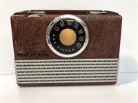 RCA Victor Portable Tube AM Radio model