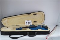 Small Violin in Case.  Complete - Needs work