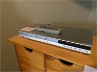 TOSHIBA DVD PLAYER W/ REMOTE