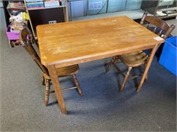 SMALL KITCHEN TABLE W/ 2 CHAIRS