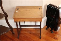 SMALL CHILDS DESK 22X17X25