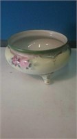 Beautiful porcelain hand-painted 3 foot open