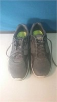 Skechers Go are size 9 grey and black very l