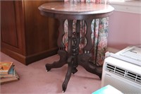 CARVED WOODEN PEDESTAL LAMP TABLE 27X28