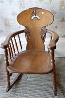 CARVED WOODEN ROCKING CHAIR 22X24X31