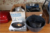 LARGE LOT OF COOKWARE