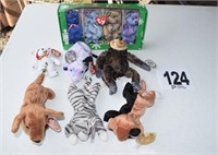(6) Ty Beanie Babies & Happy Holiday Box (4