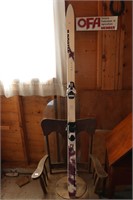 KASTLE DOWN HILL SKIS 68"  AND