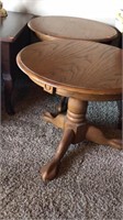 2 matching round end/side tables
