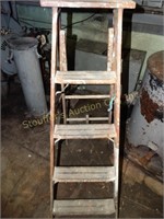 Wood Ladder 5' (shows wear)