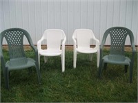 2 pair Plastic Lawn Chairs