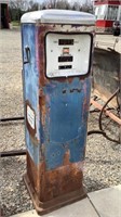 1950s Gulf Gas Pump