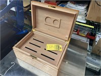 QUALITY IMPORTERS HUMIDOR