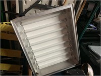 STAINLESS STEEL LIGHT BOX WITH 8 LIGHTS