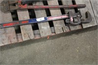 LARGE PIPE WRENCH