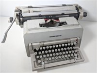 Olivetti LINEA 98 Typewriter