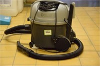 Tub Vacuum Cleaner