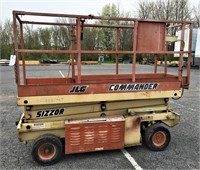 JLG Commander Electric Scissor Lift