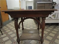 Petite table en bois
