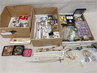 LARGE LOT OF JEWELRY: