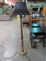 ORNATE FLOOR LAMP W/SHADE