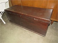 ANTIQUE FLIP TOP BLANKET CHEST