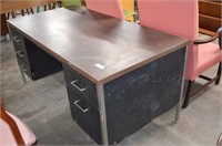 Metal w/ / Wood Top Office Desk. 30 X 60