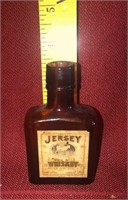 Jersey Pure Rys Whiskey amber bottle