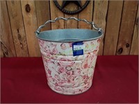 10.5" Roses Decorative Metal Bucket