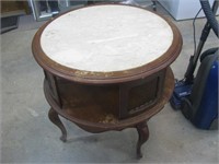 Round antique Table 25 Inch tall