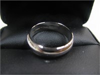 Sterling Silver wedding Band weights 3.9 Grams